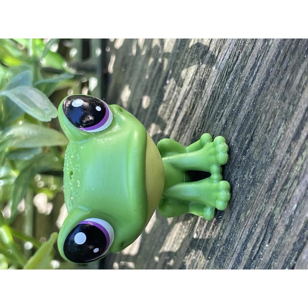 🐸LPS Littlest Pet Shop Green Glitter Frog With Purple Eyes